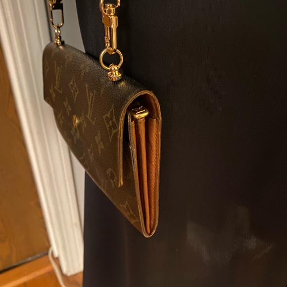 Louis Vuitton wallet crossbody - Picture 2 of 12
